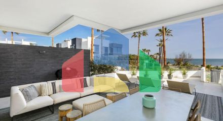 Это необыкновенный таунхаус с видом на открытое море и эксклюзивной мебелью. Это необыкновенный таунхаус с видом на открытое море и эксклюзивной мебелью.