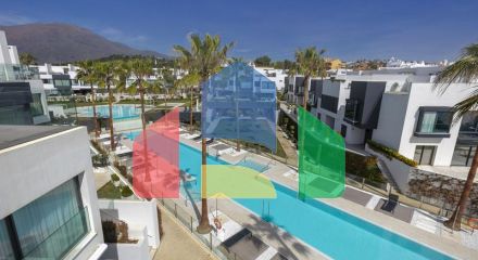 Это необыкновенный таунхаус с видом на открытое море и эксклюзивной мебелью. Это необыкновенный таунхаус с видом на открытое море и эксклюзивной мебелью.