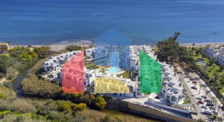 Это необыкновенный таунхаус с видом на открытое море и эксклюзивной мебелью. Это необыкновенный таунхаус с видом на открытое море и эксклюзивной мебелью.