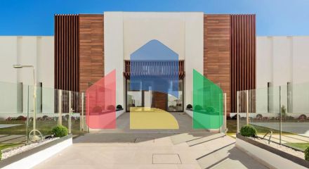 Эта квартира на первом этаже, расположенная в одном из самых востребованных районов Эстепоны, представляет собой выдающееся предложение и была построена недавно в 2024 году.