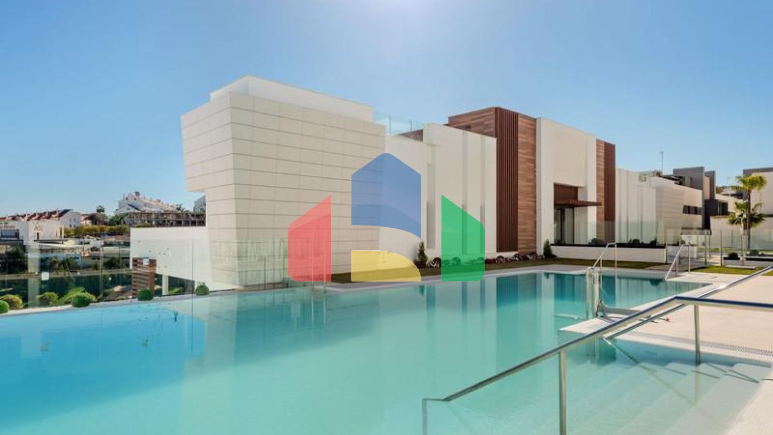 Эта квартира на первом этаже, расположенная в одном из самых востребованных районов Эстепоны, представляет собой выдающееся предложение и была построена недавно в 2024 году.