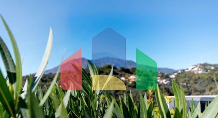 Большая роскошная квартира на первом этаже с садом и фантастическим видом на море.