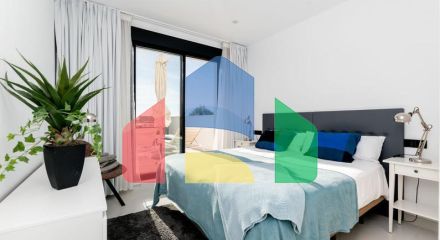 Большая роскошная квартира на первом этаже с садом и фантастическим видом на море.