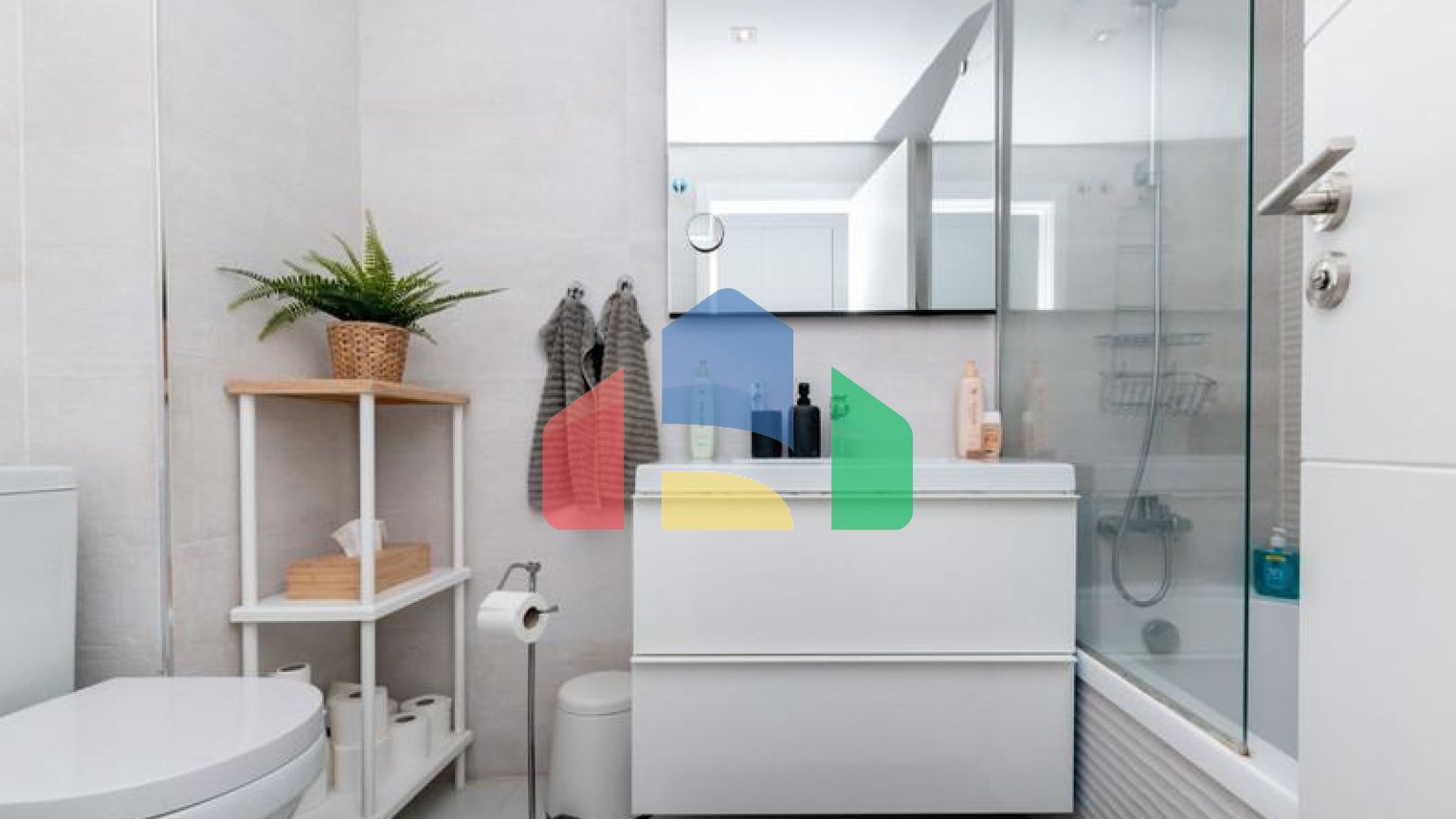 Большая роскошная квартира на первом этаже с садом и фантастическим видом на море.