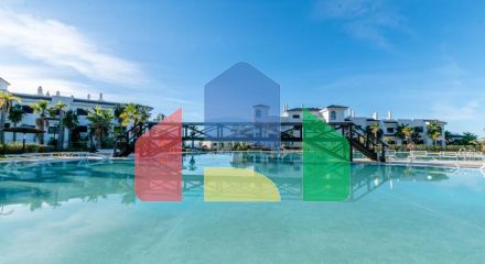 Большая роскошная квартира на первом этаже с садом и фантастическим видом на море.