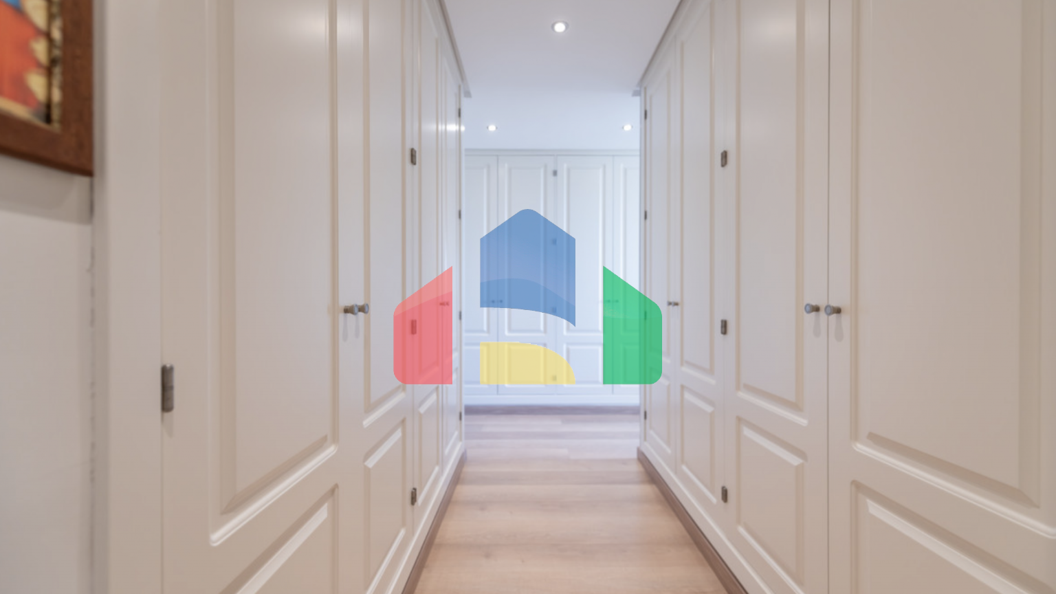 Великолепный таунхаус с 3 спальнями и видом на море в Эстепоне