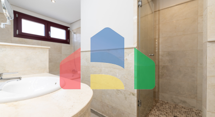 Великолепный таунхаус с 3 спальнями и видом на море в Эстепоне