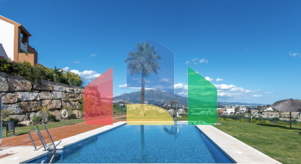 Великолепный таунхаус с 3 спальнями и видом на море в Эстепоне