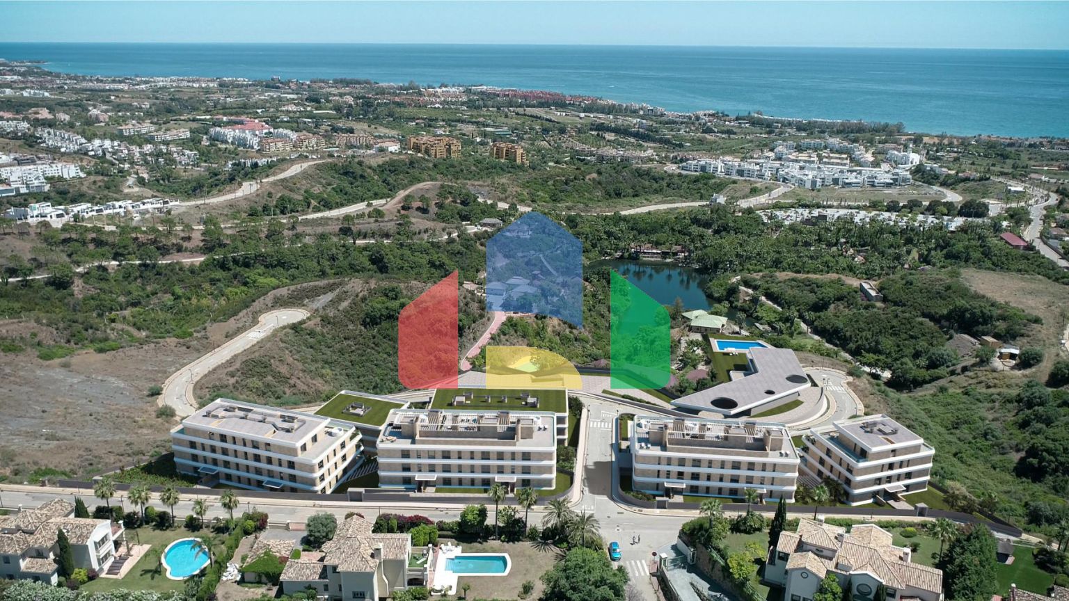 3-спальные апартаменты в новом роскошном жилом комплексе в Эстепоне рядом с великолепным парком Сельво Авентура