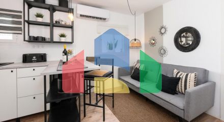 Stylishly Renovated Top-Floor Apartment in Estepona’s Heart
