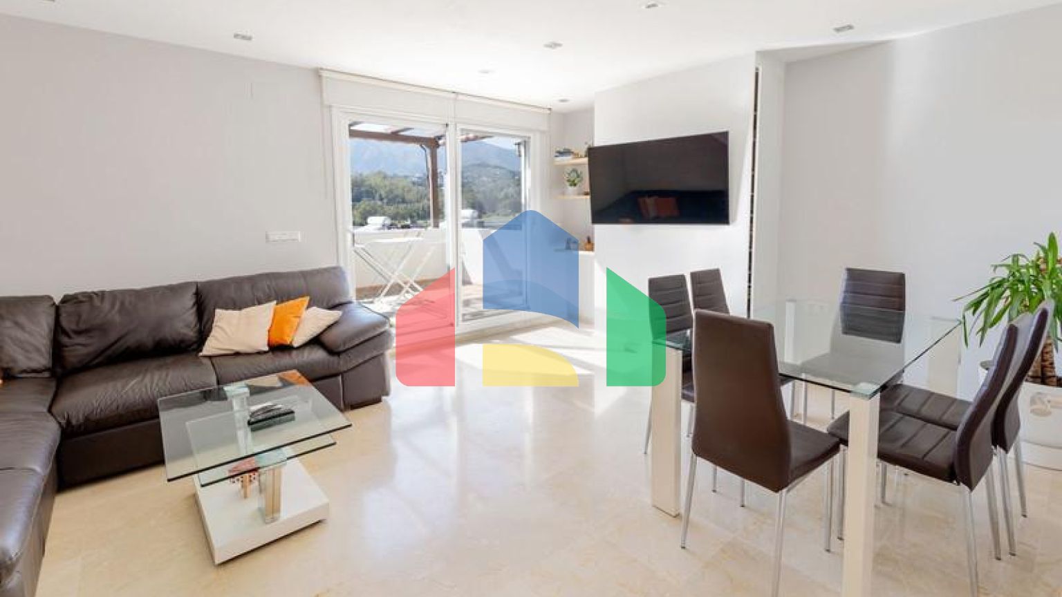 Современный Дуплекс-Пентхаус с Великолепными Видами в Эстепоне