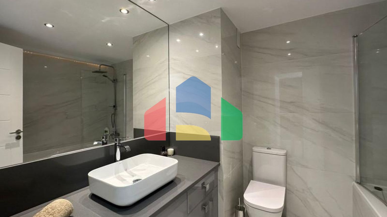 Квартира на среднем этаже на продажу в Эстепоне