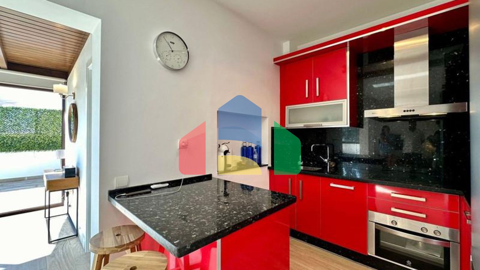 Квартира на среднем этаже на продажу в Эстепоне