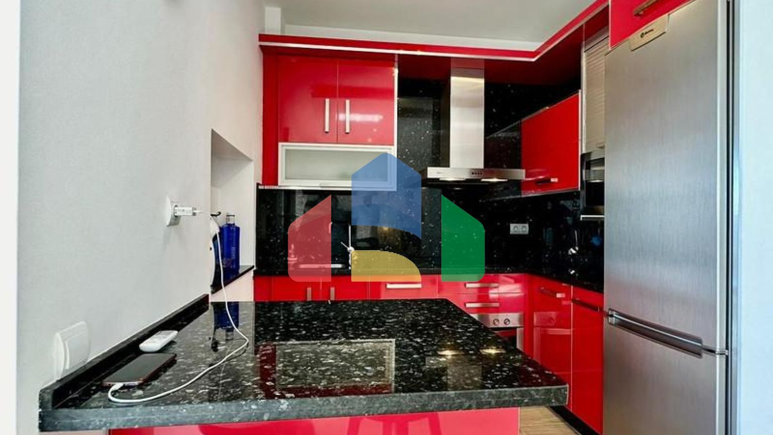 Квартира на среднем этаже на продажу в Эстепоне