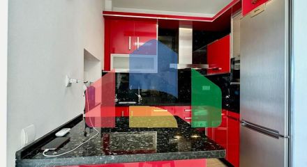 Квартира на среднем этаже на продажу в Эстепоне