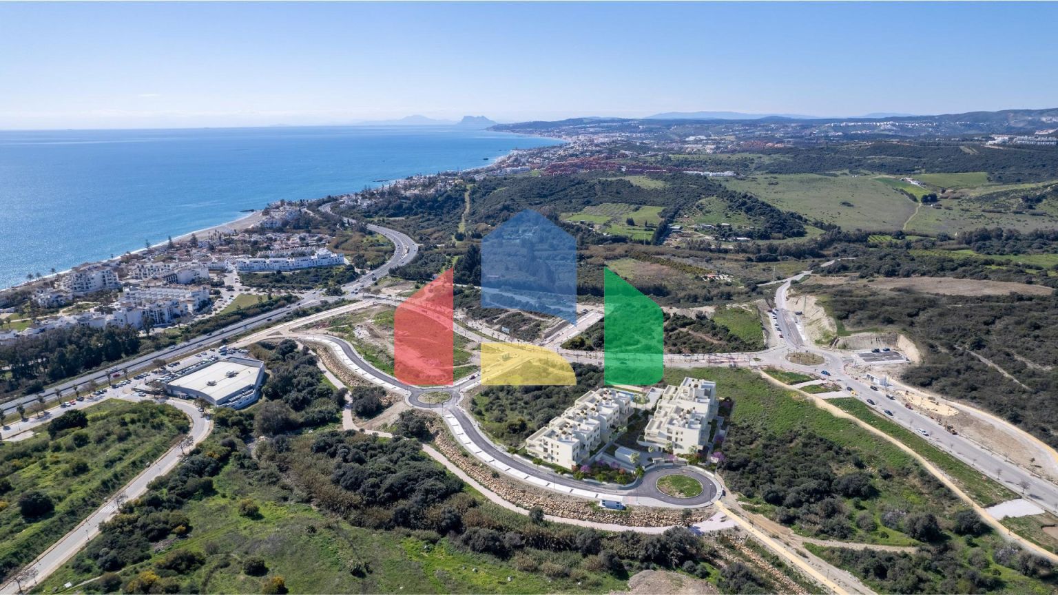 ЧАСТНАЯ УРБАНИЗАЦИЯ НА ПОБЕРЕЖЬЕ КОСТА-ДЕЛЬ-СОЛЬ В ДВУХ ШАГАХ ОТ ЭСТЕПОНЫ