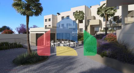 ЧАСТНАЯ УРБАНИЗАЦИЯ НА ПОБЕРЕЖЬЕ КОСТА-ДЕЛЬ-СОЛЬ В ДВУХ ШАГАХ ОТ ЭСТЕПОНЫ