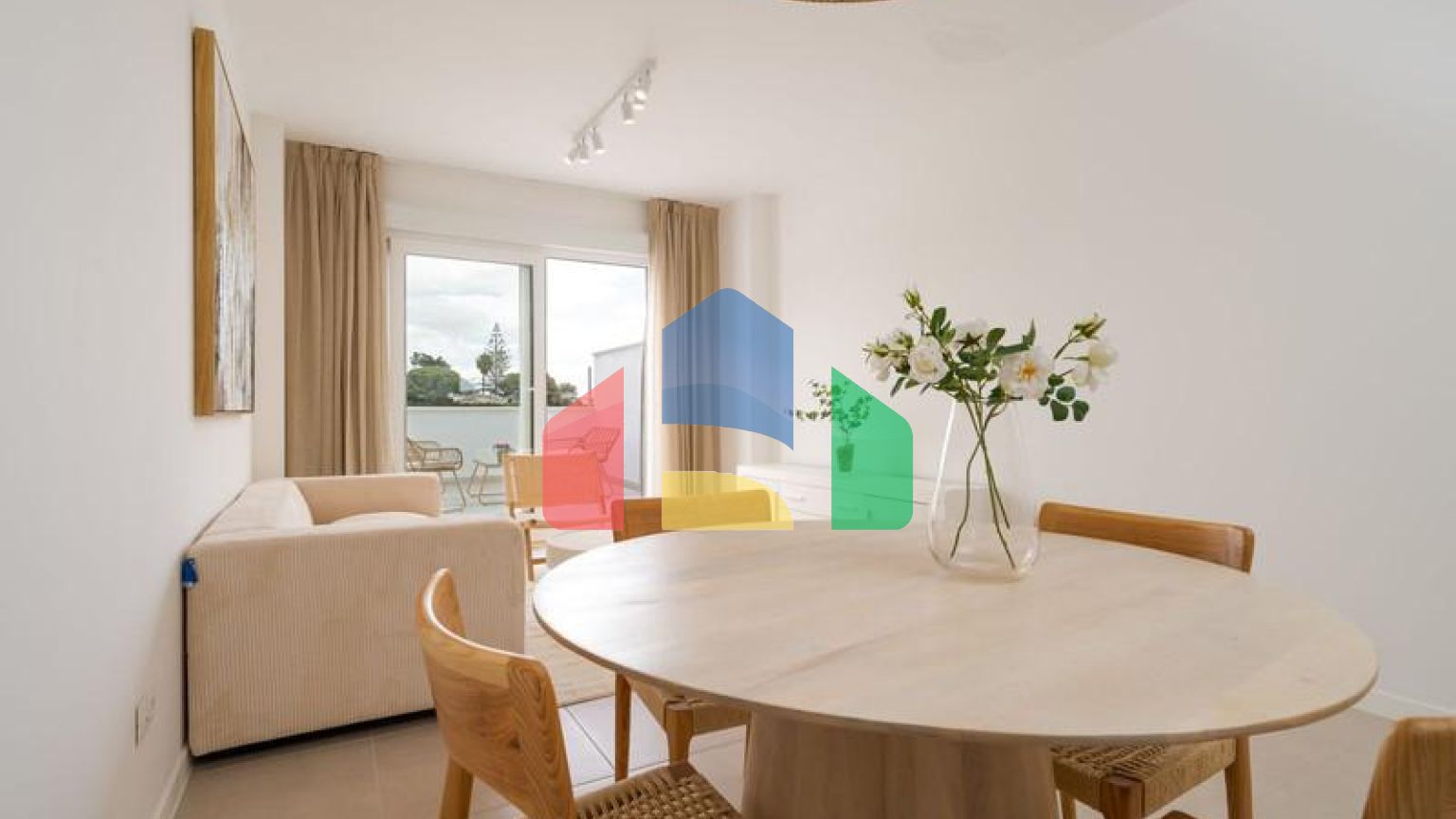 Апартаменты на среднем этаже на продажу в Эстепоне.