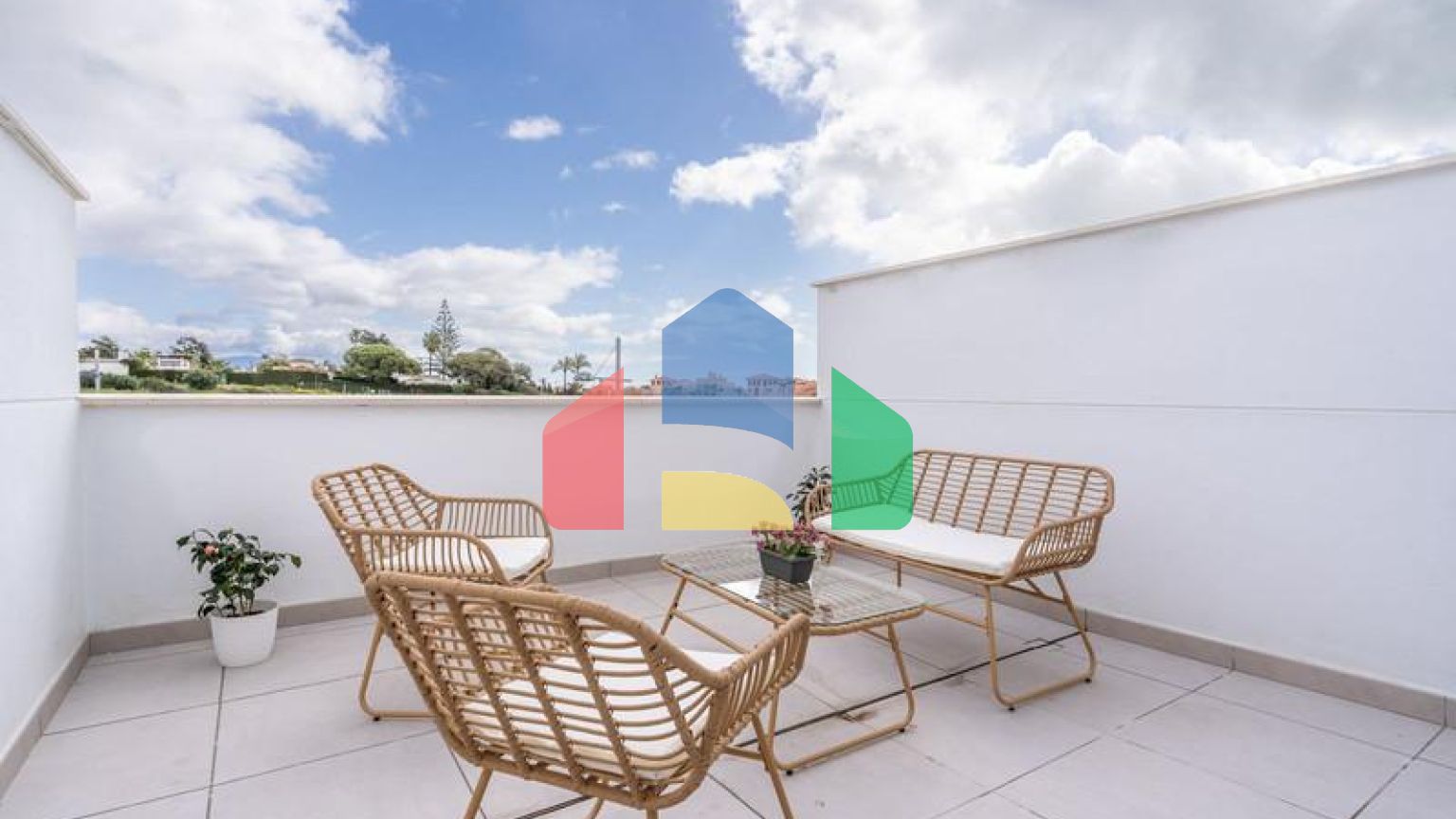 Апартаменты на среднем этаже на продажу в Эстепоне.