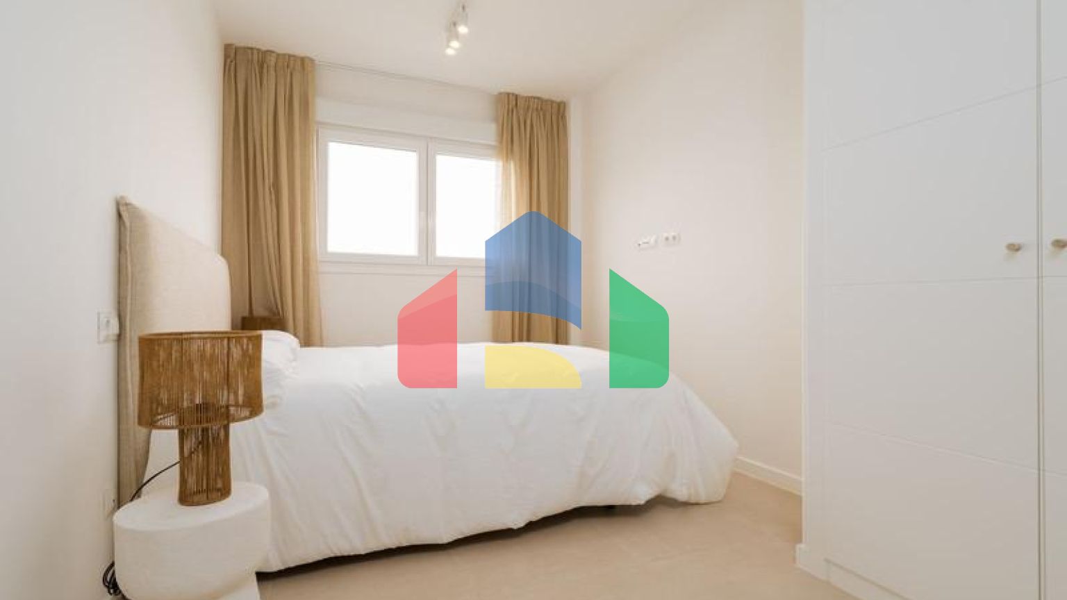 Апартаменты на среднем этаже на продажу в Эстепоне.