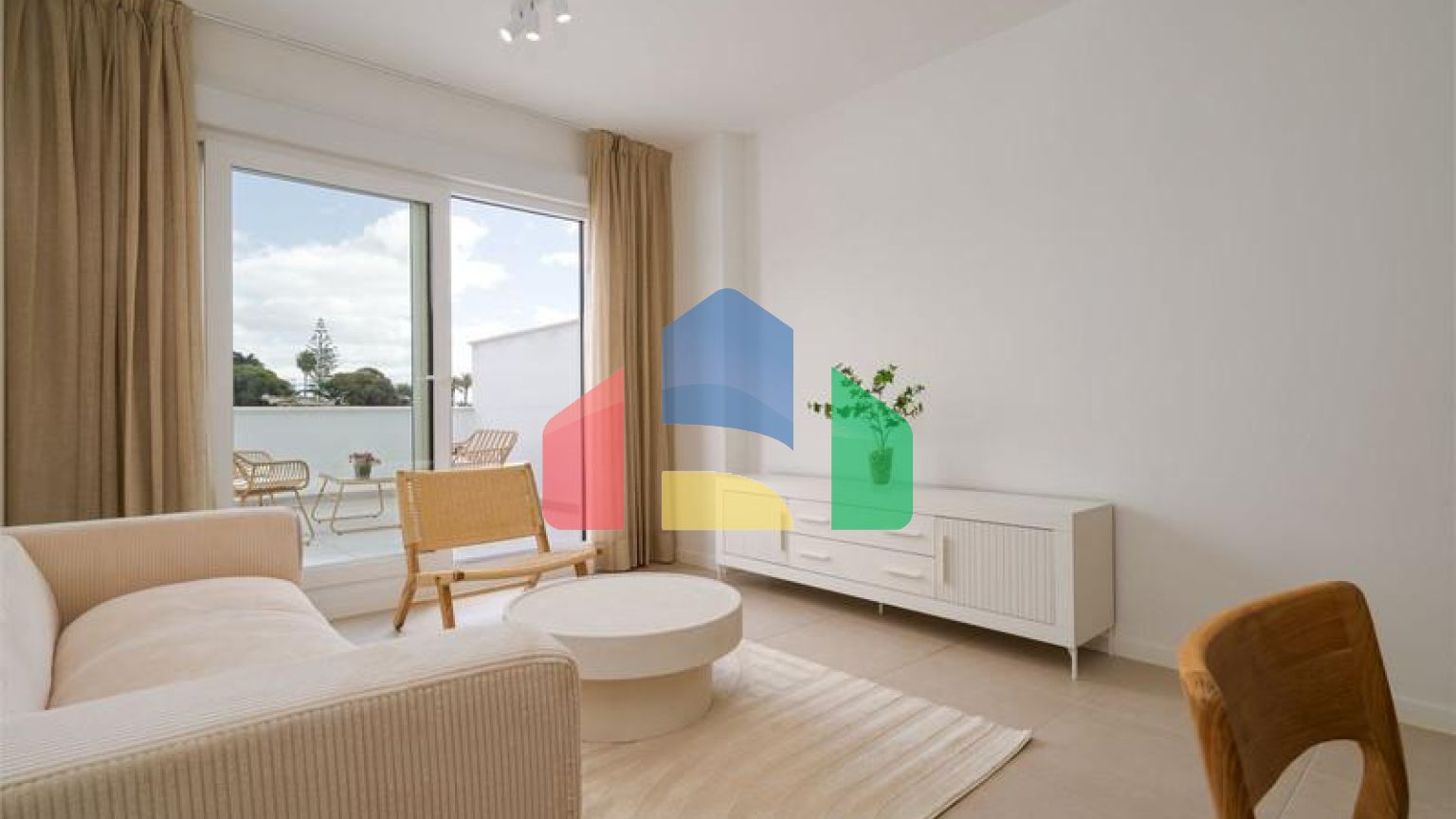 Апартаменты на среднем этаже на продажу в Эстепоне.