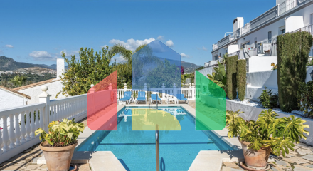 Очаровательный таунхаус с 2 спальнями и видом на море и горы в Марбелье