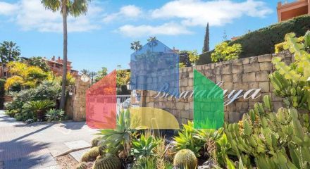 Apartment for sale in Benatalaya, Estepona