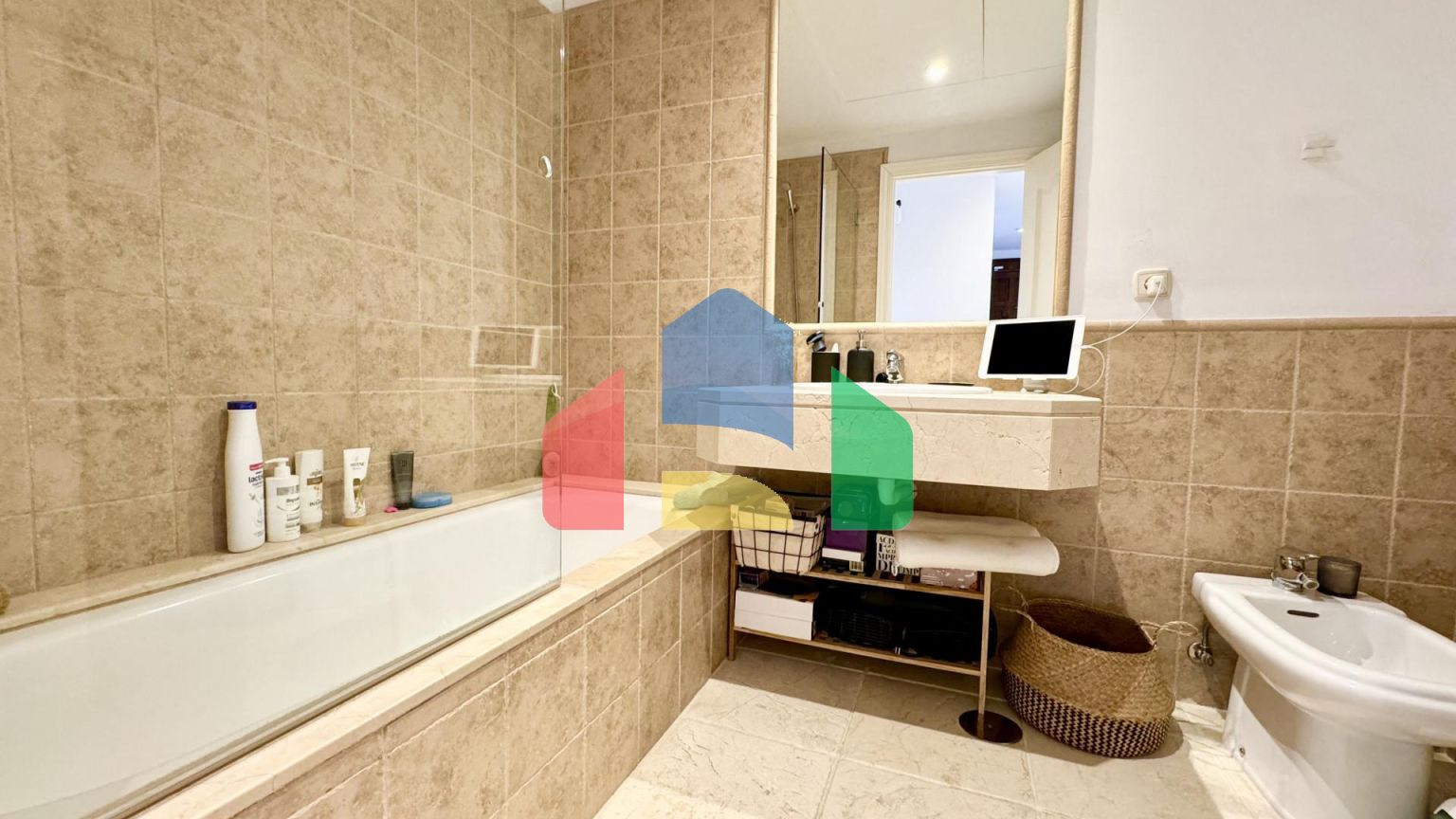 Квартира на продажу в Benatalaya, Эстепона