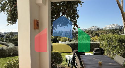 Прекрасно отремонтированная 2-комнатная квартира на первом этаже в Эстепоне