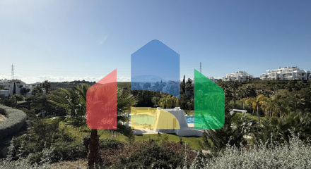 Прекрасно отремонтированная 2-комнатная квартира на первом этаже в Эстепоне