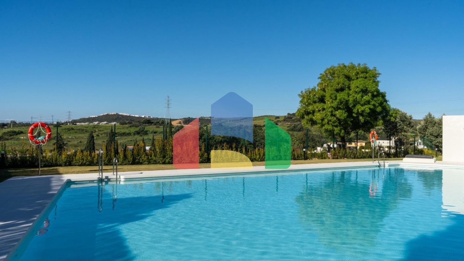 НОВЫЙ ЖИЛОЙ КОМПЛЕКС В ЭСТЕПОНА ГОЛЬФ