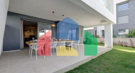 Потрясающие апартаменты на первом этаже в New Golden Mile Estepona