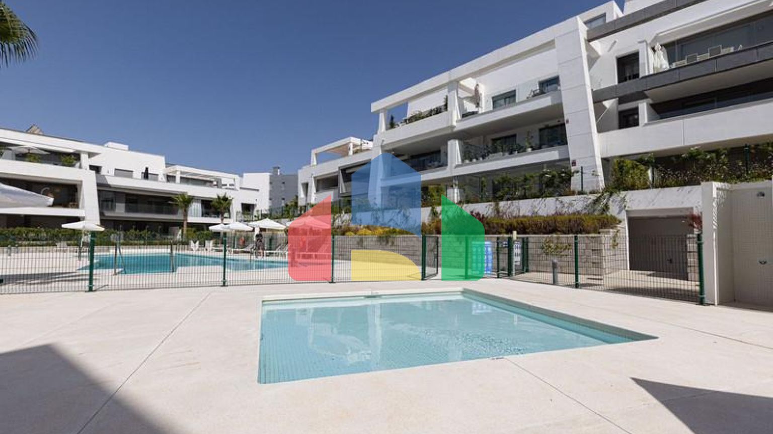 Потрясающие апартаменты на первом этаже в New Golden Mile Estepona