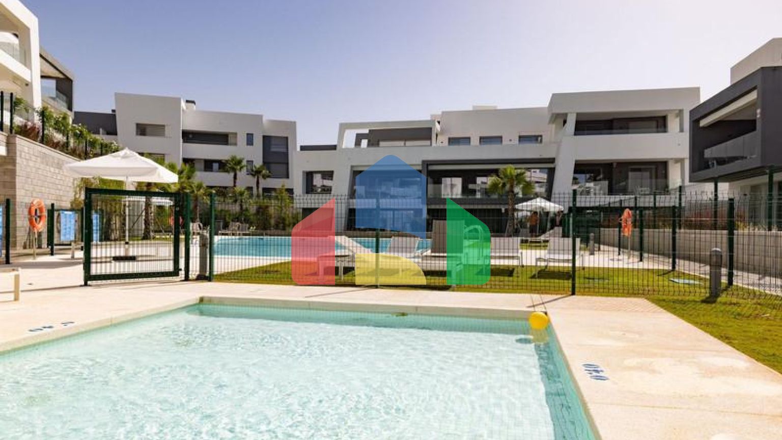 Потрясающие апартаменты на первом этаже в New Golden Mile Estepona