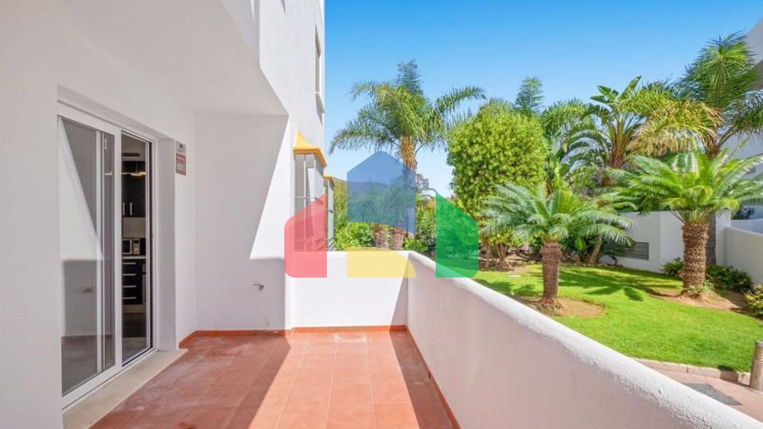 Потрясающие апартаменты на первом этаже в New Golden Mile Estepona