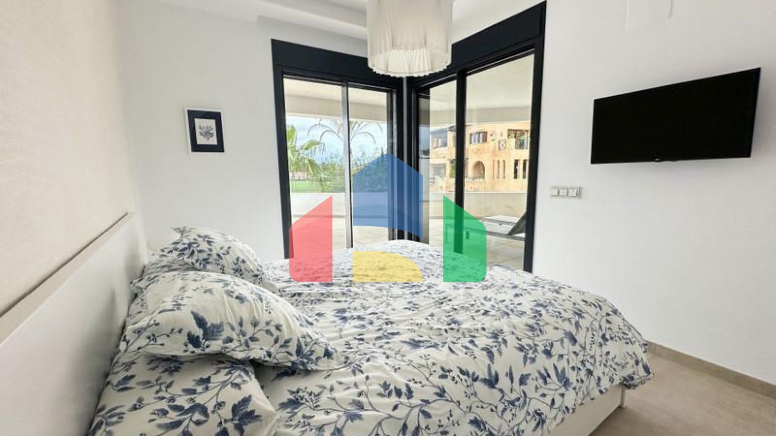 Апартаменты среднего этажа на продажу в Эстепоне