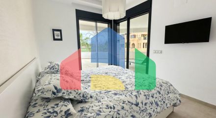 Апартаменты среднего этажа на продажу в Эстепоне