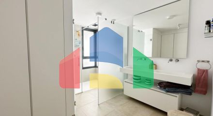 Апартаменты среднего этажа на продажу в Эстепоне