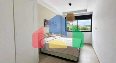 Апартаменты среднего этажа на продажу в Эстепоне