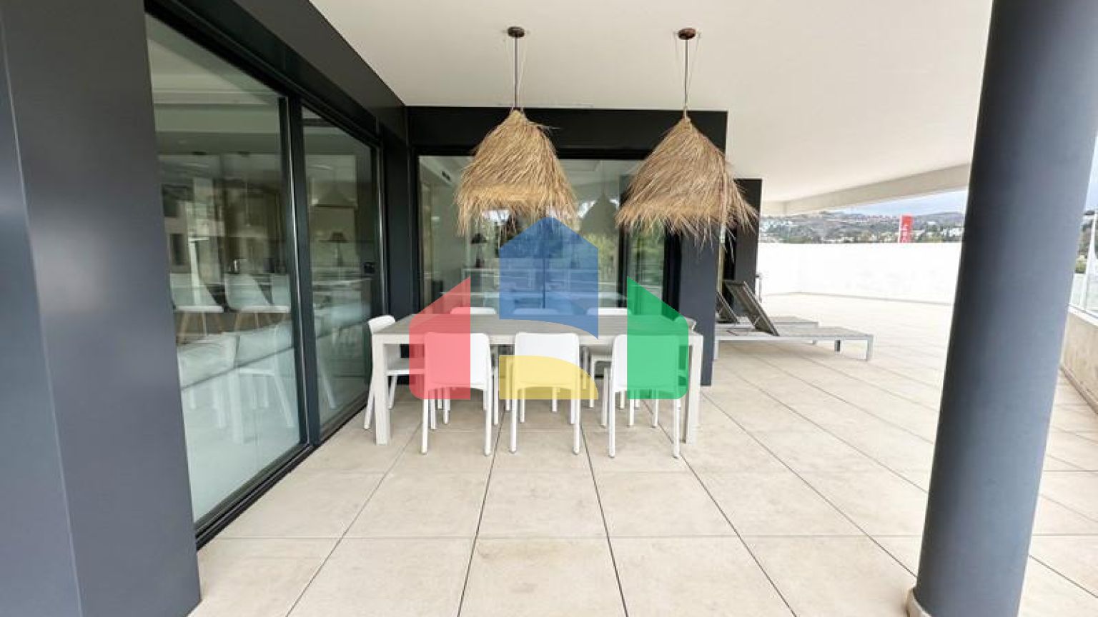 Апартаменты среднего этажа на продажу в Эстепоне