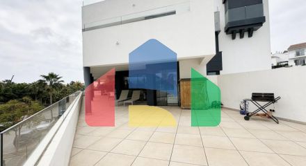 Апартаменты среднего этажа на продажу в Эстепоне