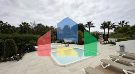 Апартаменты среднего этажа на продажу в Эстепоне