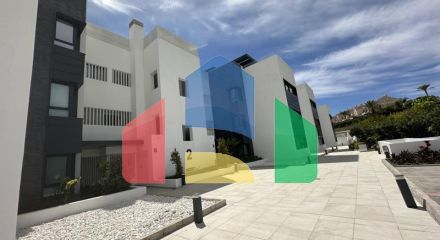 Апартаменты среднего этажа на продажу в Эстепоне