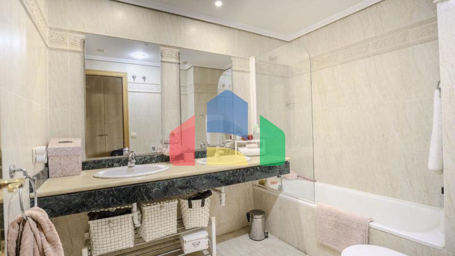 Пентхаус на продажу в Эстепоне.