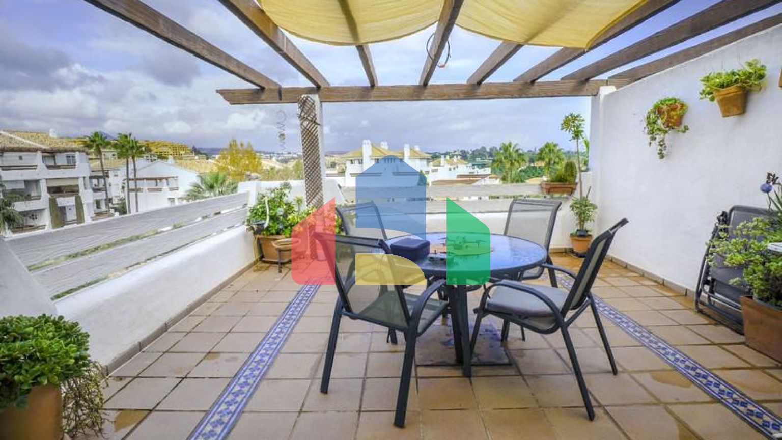 Пентхаус на продажу в Эстепоне.