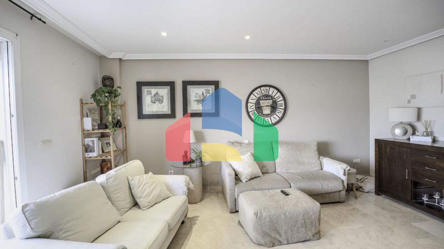 Пентхаус на продажу в Эстепоне.