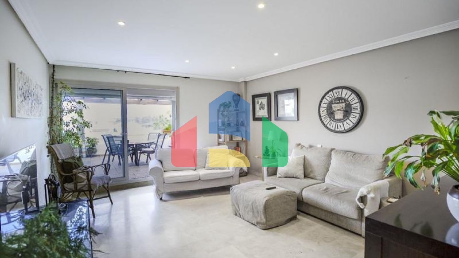 Пентхаус на продажу в Эстепоне.