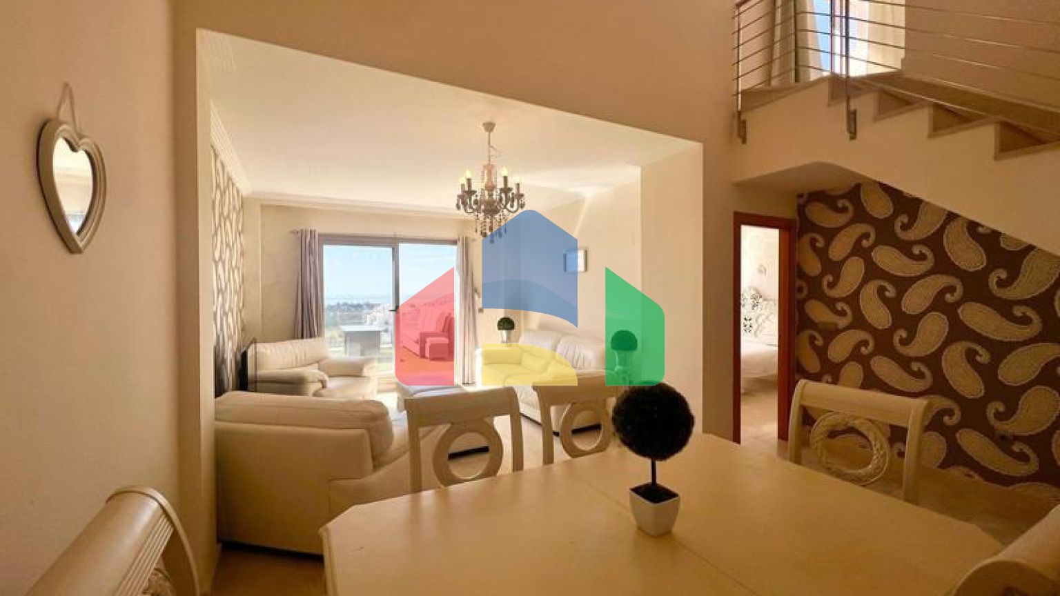 Двухуровневый пентхаус на продажу в Эстепоне.