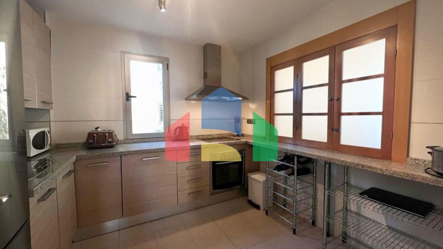 Двухуровневый пентхаус на продажу в Эстепоне.