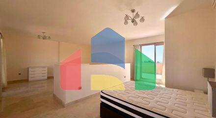 Двухуровневый пентхаус на продажу в Эстепоне.